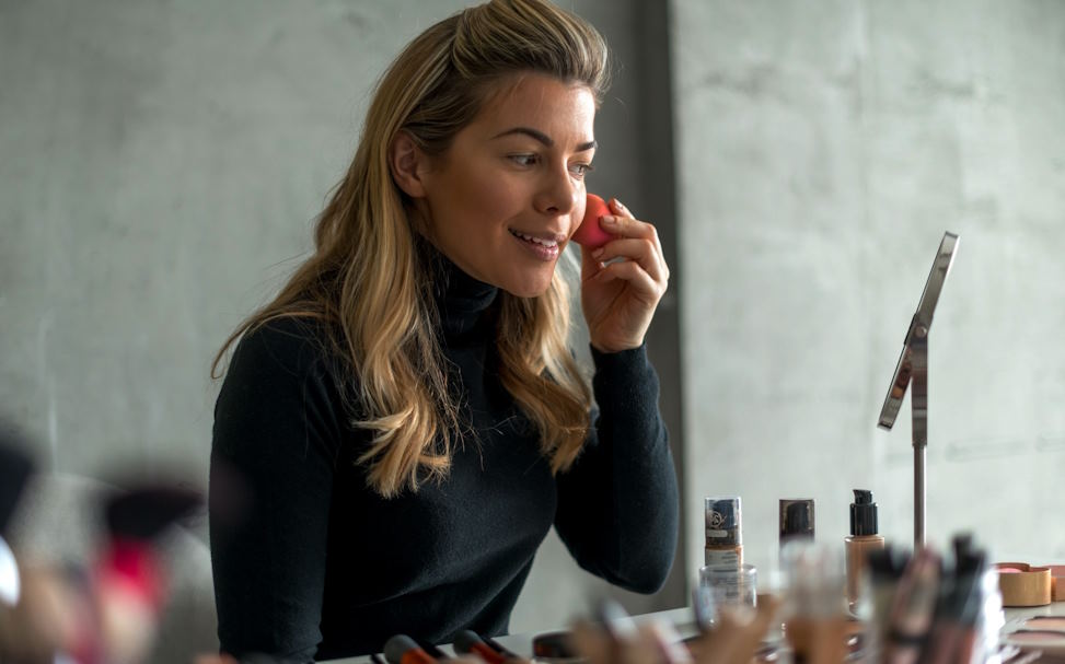 How to Apply Makeup for an Indoor Photoshoot