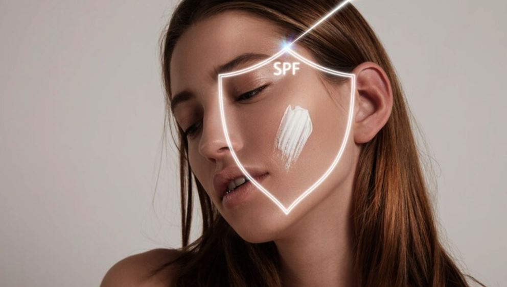 The Importance of Sunscreen in Your Makeup Routine